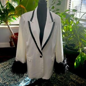 Signature tuxedo coat with a flare size 1x. Brand new